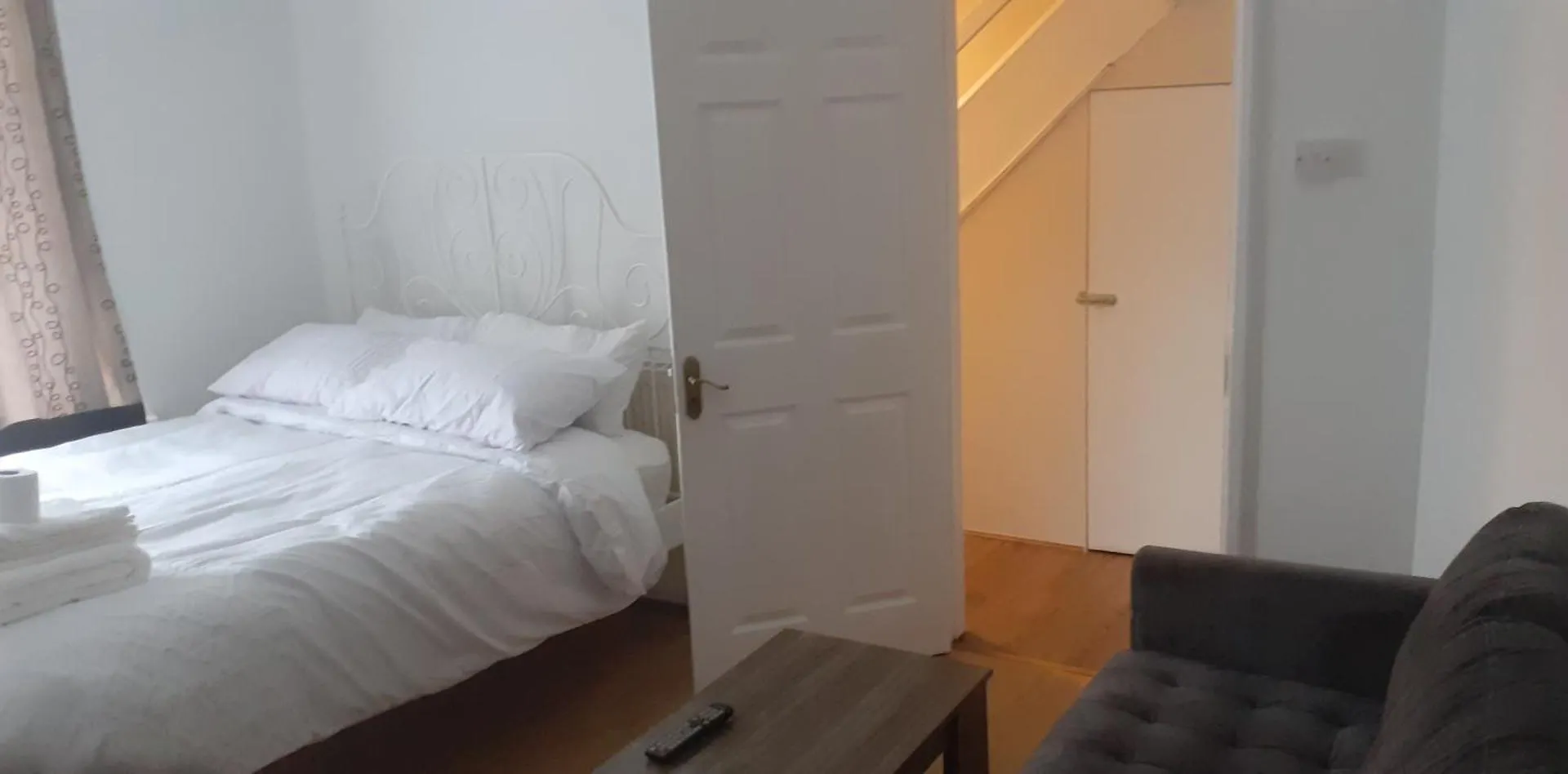 Tonyhomes Dagenham Homestay